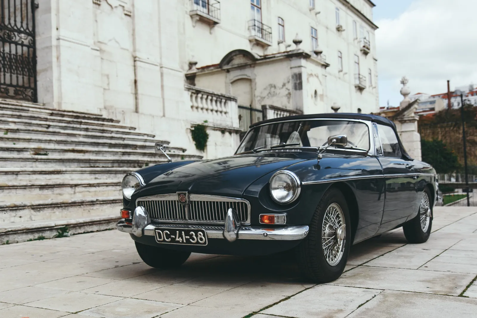 15 Classic Cars That Define Cool