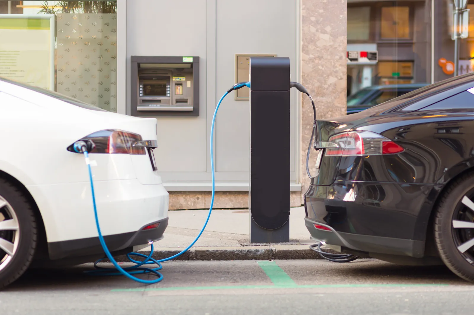 The Top 5 Reasons to Consider an Electric Car in 2022
